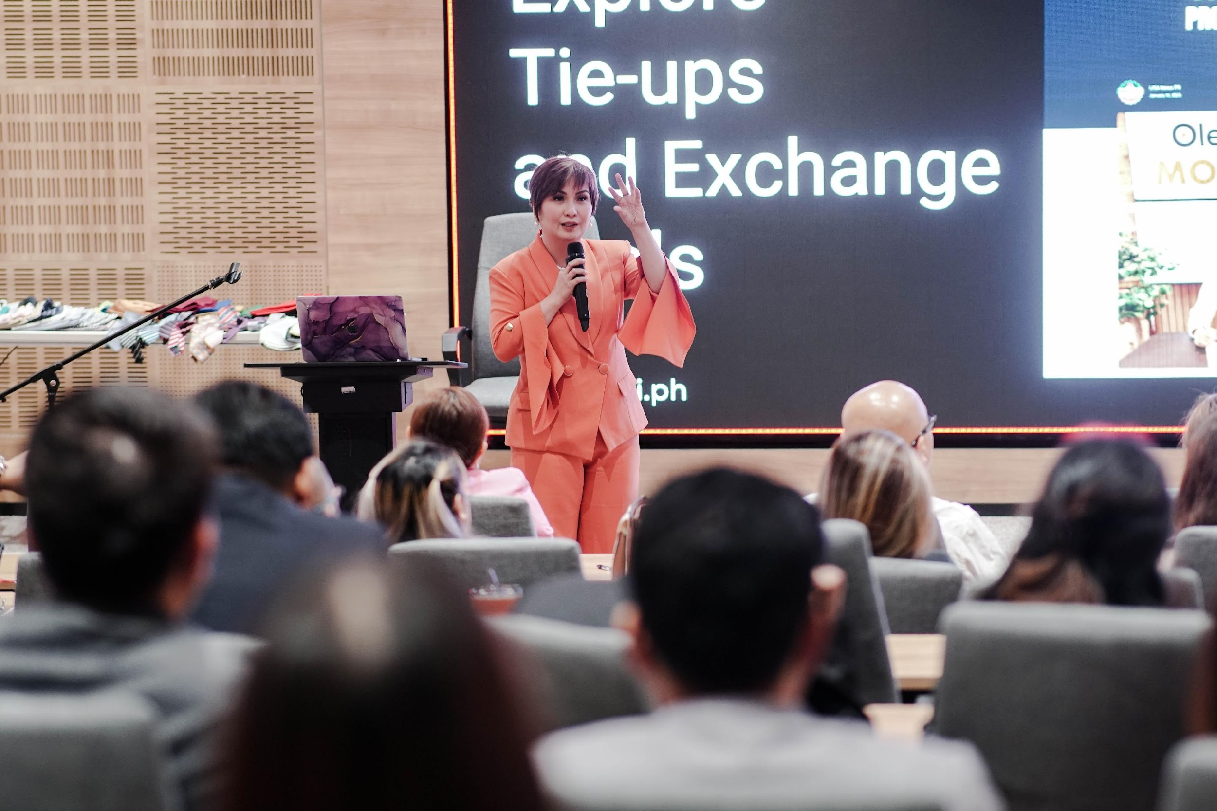 Certified image consultant toni miranda